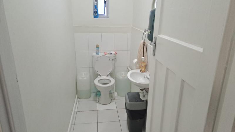 To Let commercial Property for Rent in Newton Park Eastern Cape